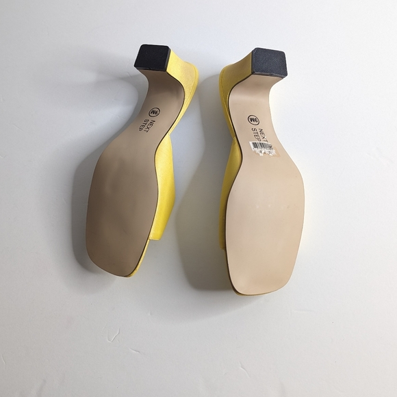VTG Square Toe Chunky Heel Yellow Slip On Heels - Picture 6 of 8